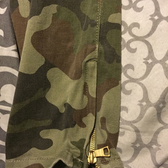 Camouflage Skinny Jeans - Picture 4 of 4